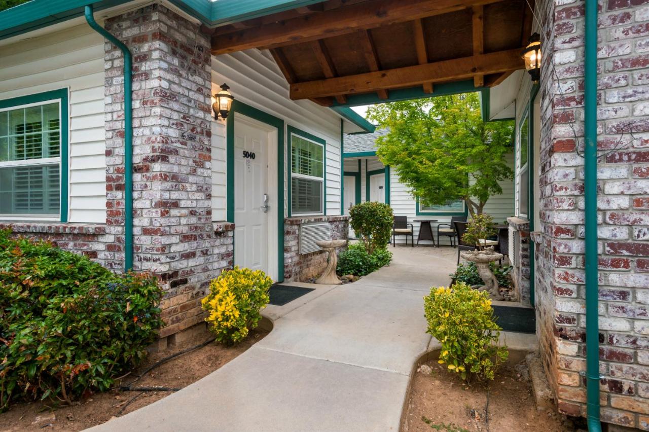 | Grass Valley Courtyard Suites