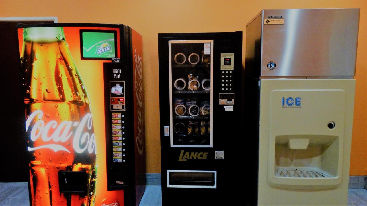 | Oak Tree Inn & Suites