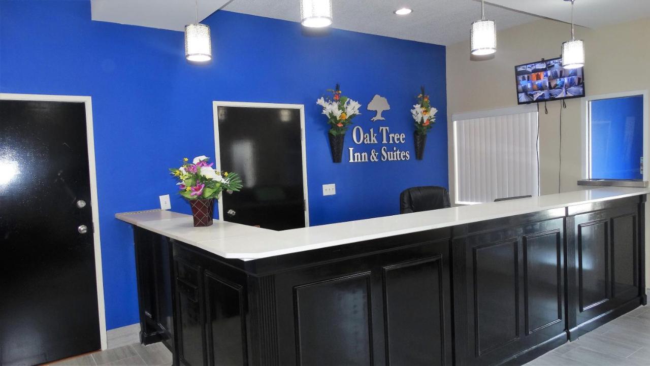 | Oak Tree Inn & Suites
