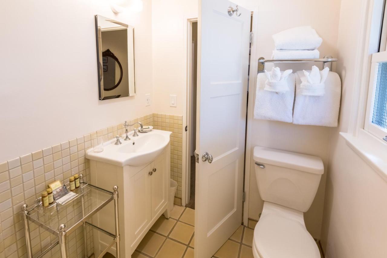 King Studio - One at Harbor House Inn