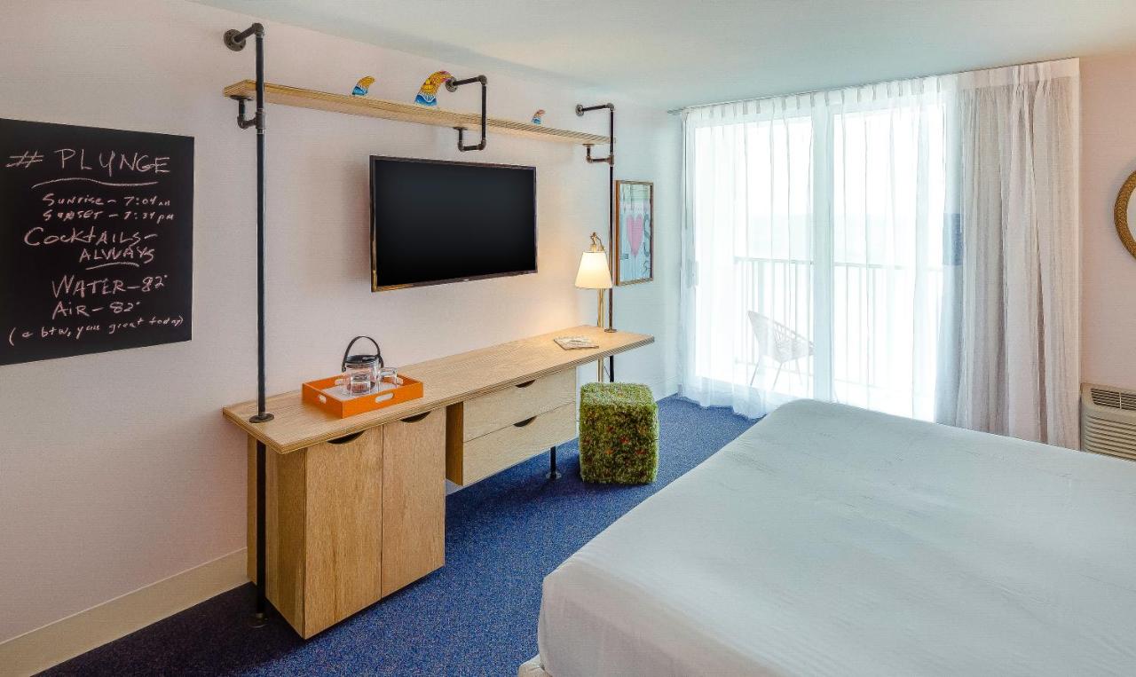 | Plunge Beach Resort