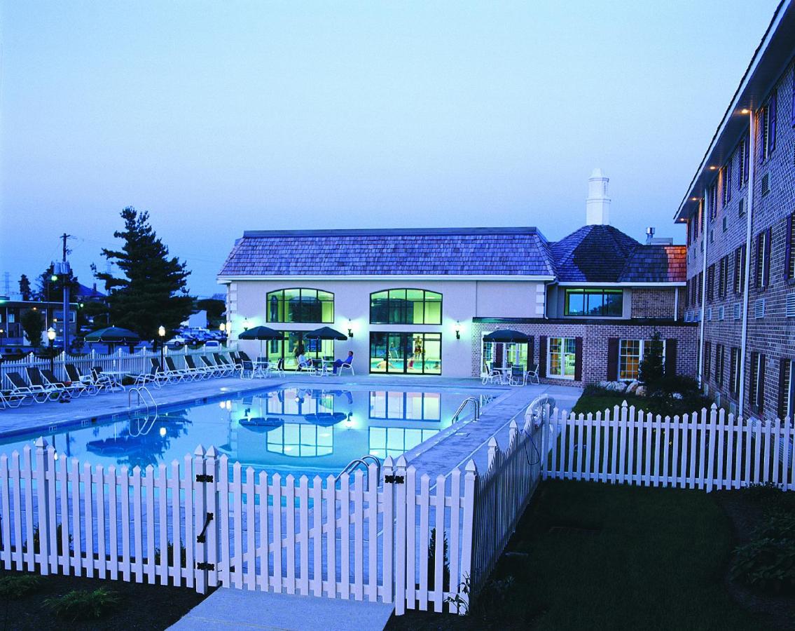 | Bird-in-Hand Family Inn