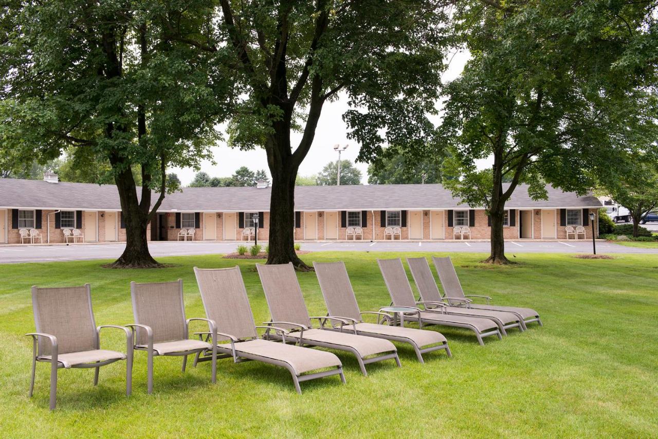 | Bird-in-Hand Family Inn