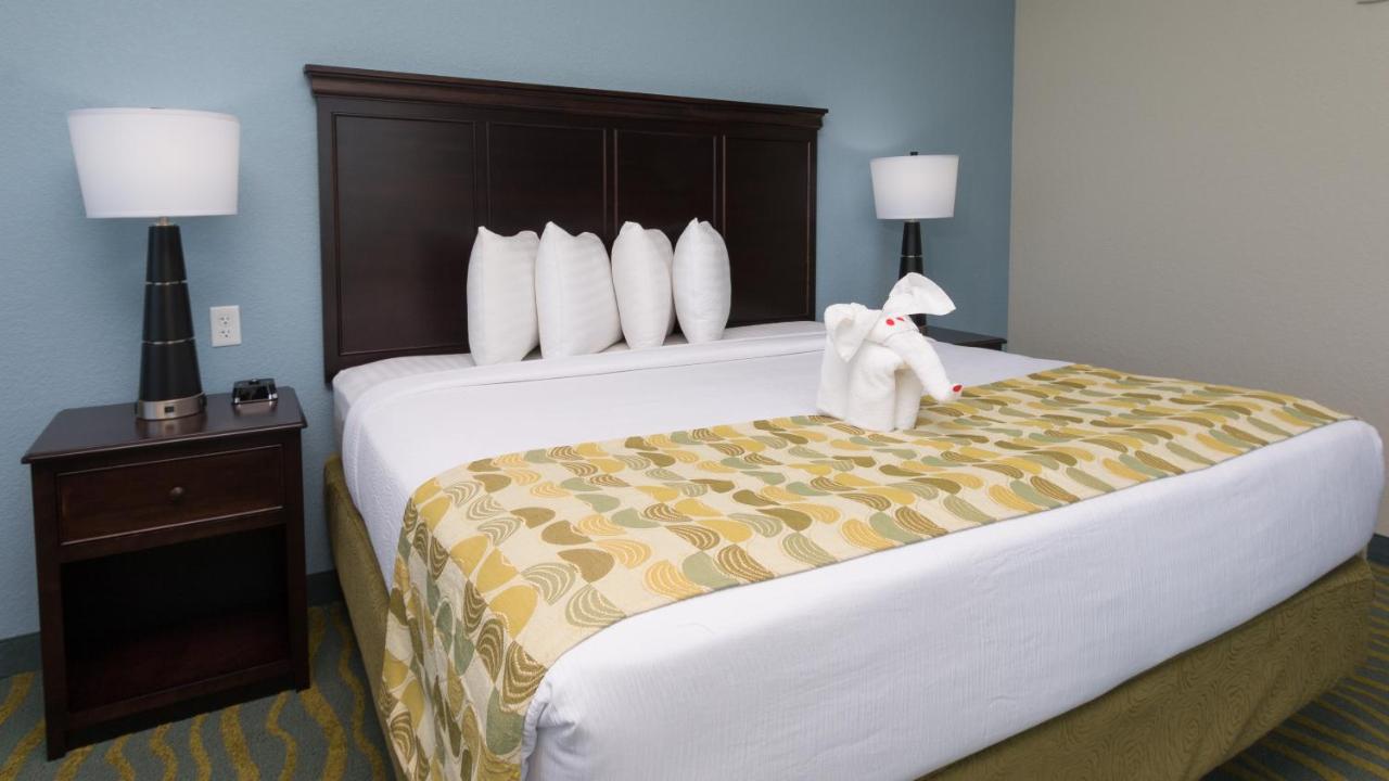  | Edge Hotel Clearwater Beach