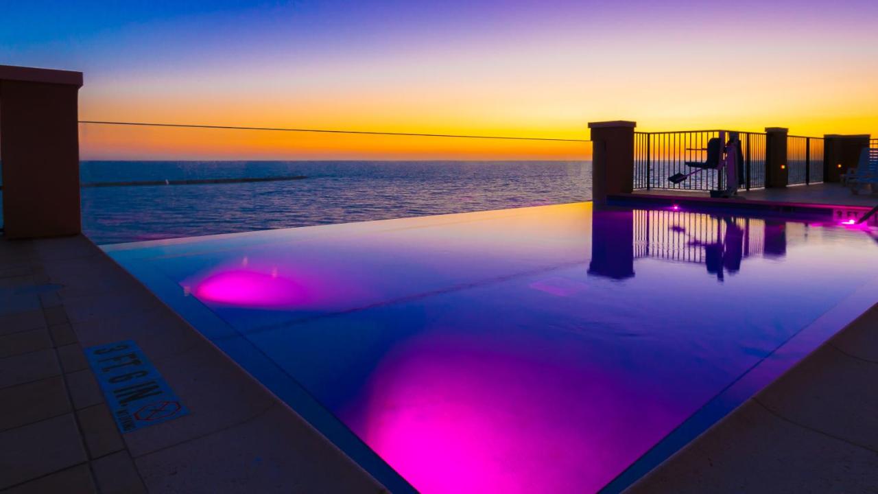 | Edge Hotel Clearwater Beach