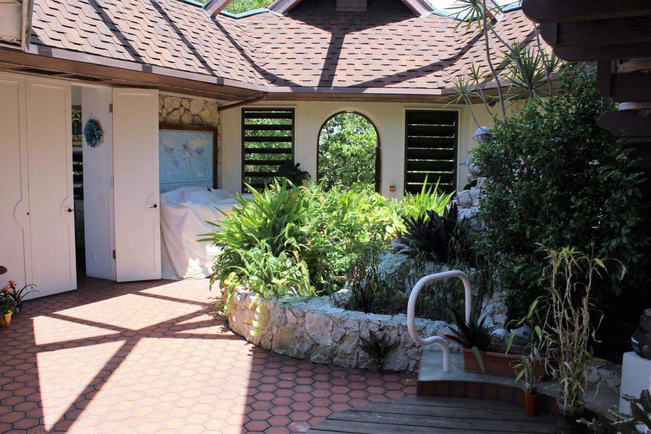 | The Barnacle B&B
