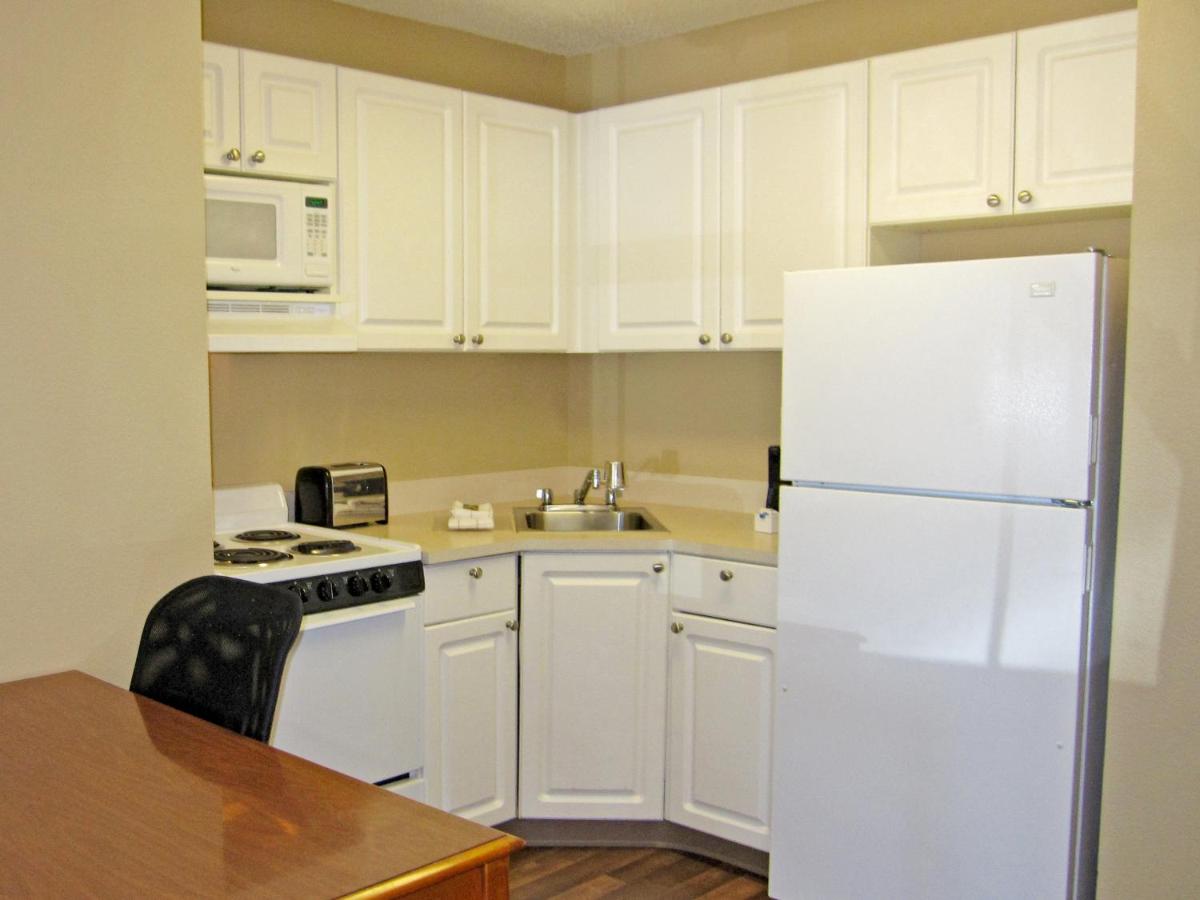Deluxe Studio with 1 King Bed - Non-Smoking at Extended Stay America Suites Greensboro Airport