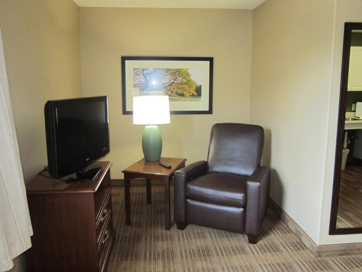 Queen studio with 1 Queen Bed - Disability Access/Non-Smoking at Extended Stay America Suites - Fayetteville - Fort Bragg