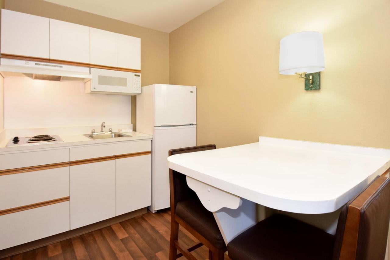| Extended Stay America Suites - Richmond - West End - I-64