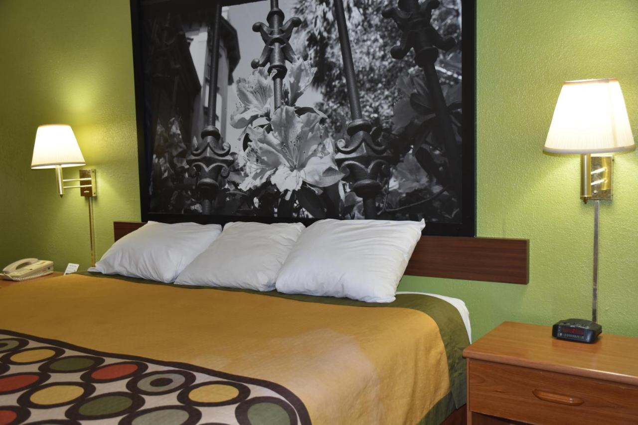 King Room - Non-Smoking at Super 8 by Wyndham Tifton