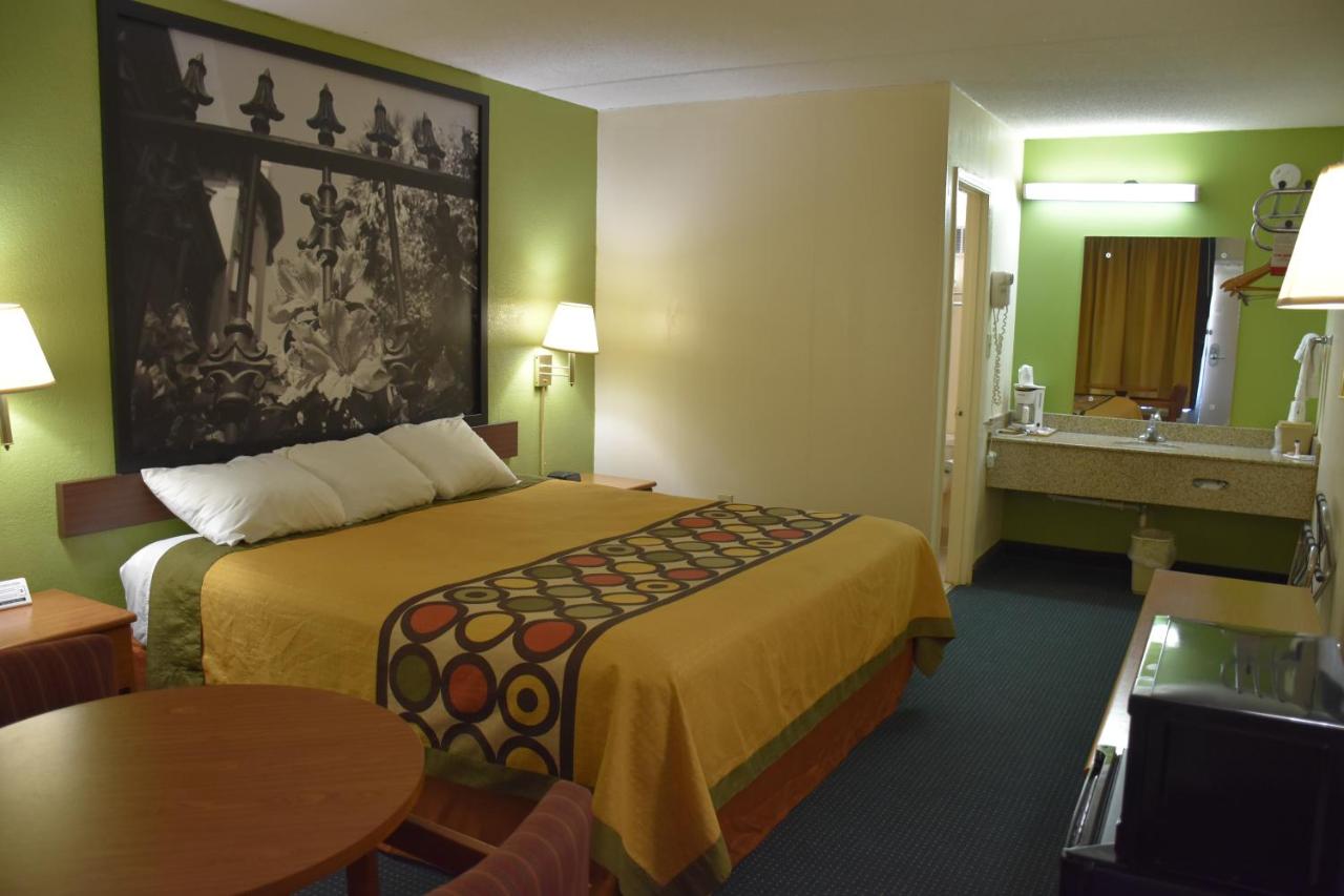 King Room - Non-Smoking at Super 8 by Wyndham Tifton
