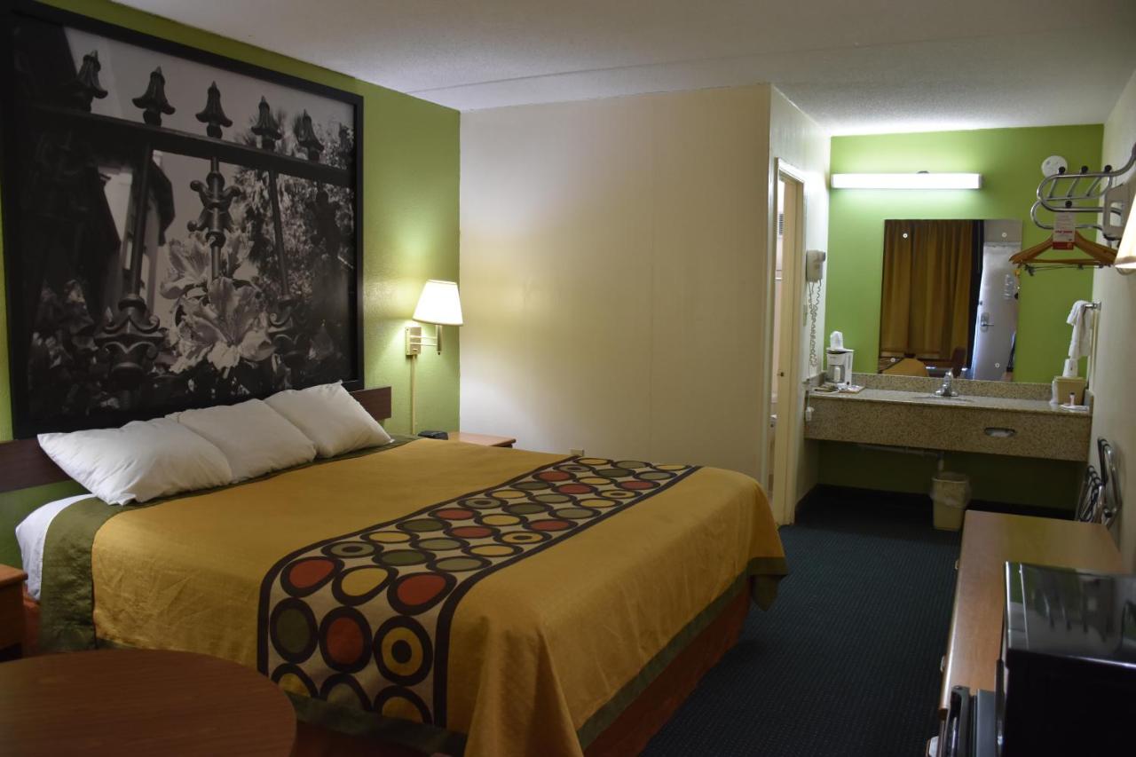 King Room - Non-Smoking at Super 8 by Wyndham Tifton