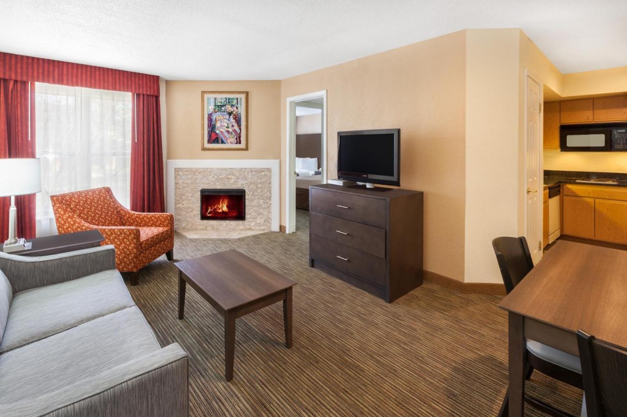 One-Bedroom Master King Suite - Non-Smoking at Affordable Suites of America Detroit-Warren
