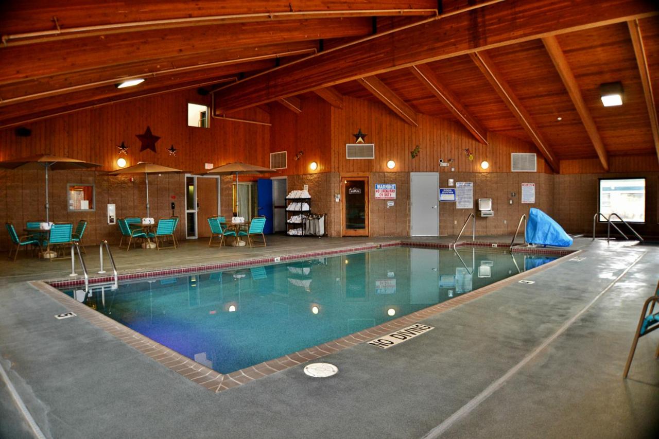 | AmericInn by Wyndham Calumet
