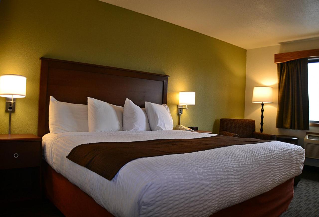 | AmericInn by Wyndham Calumet