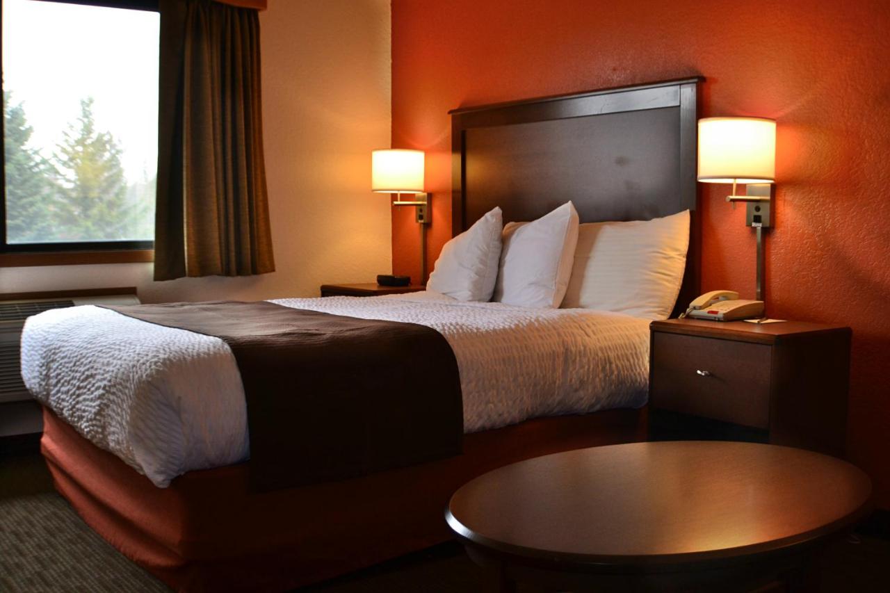 | AmericInn by Wyndham Calumet