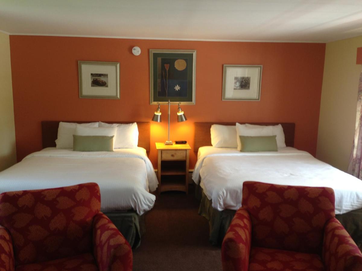 | Four Winds Country Motel