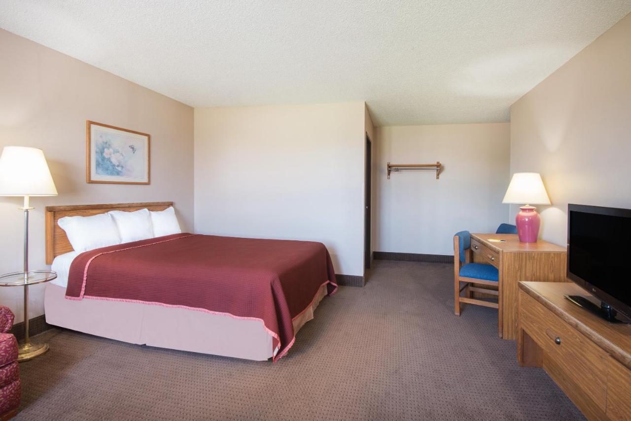  | Super 8 by Wyndham Abilene KS