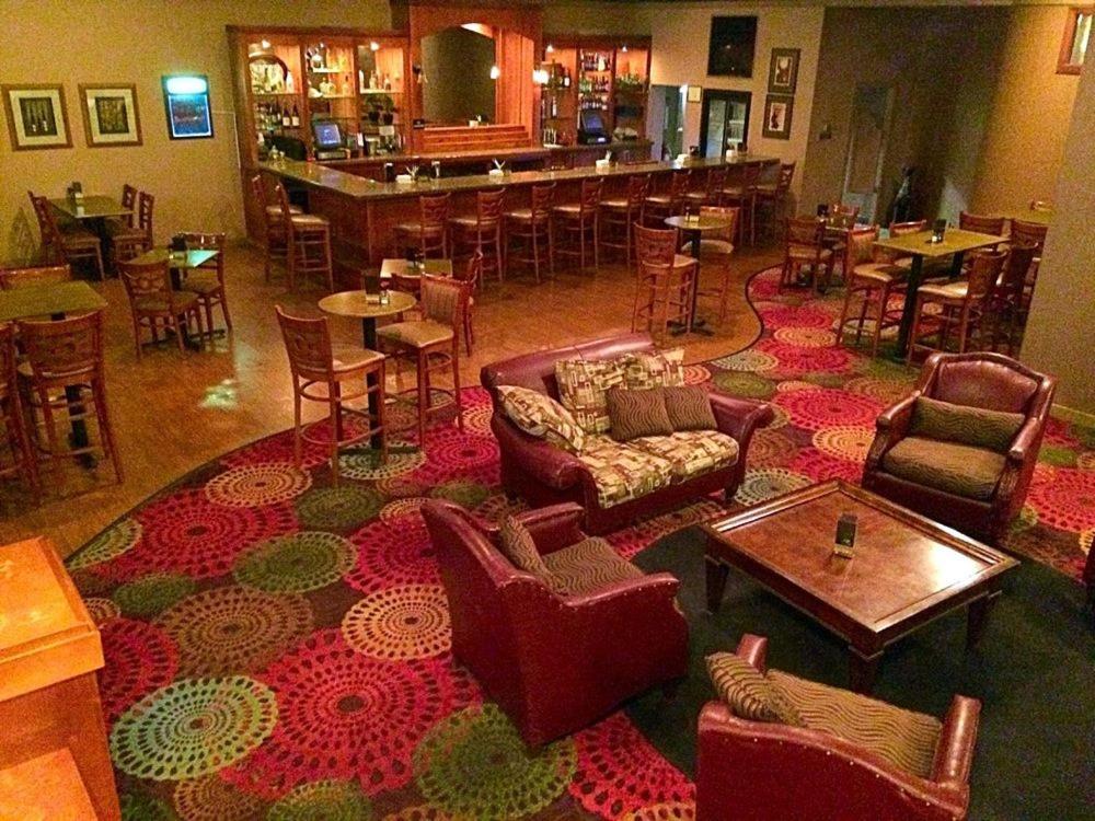 | Days Inn by Wyndham Warren