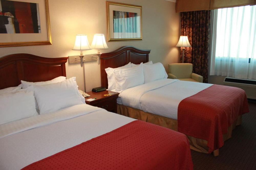 | Days Inn by Wyndham Warren