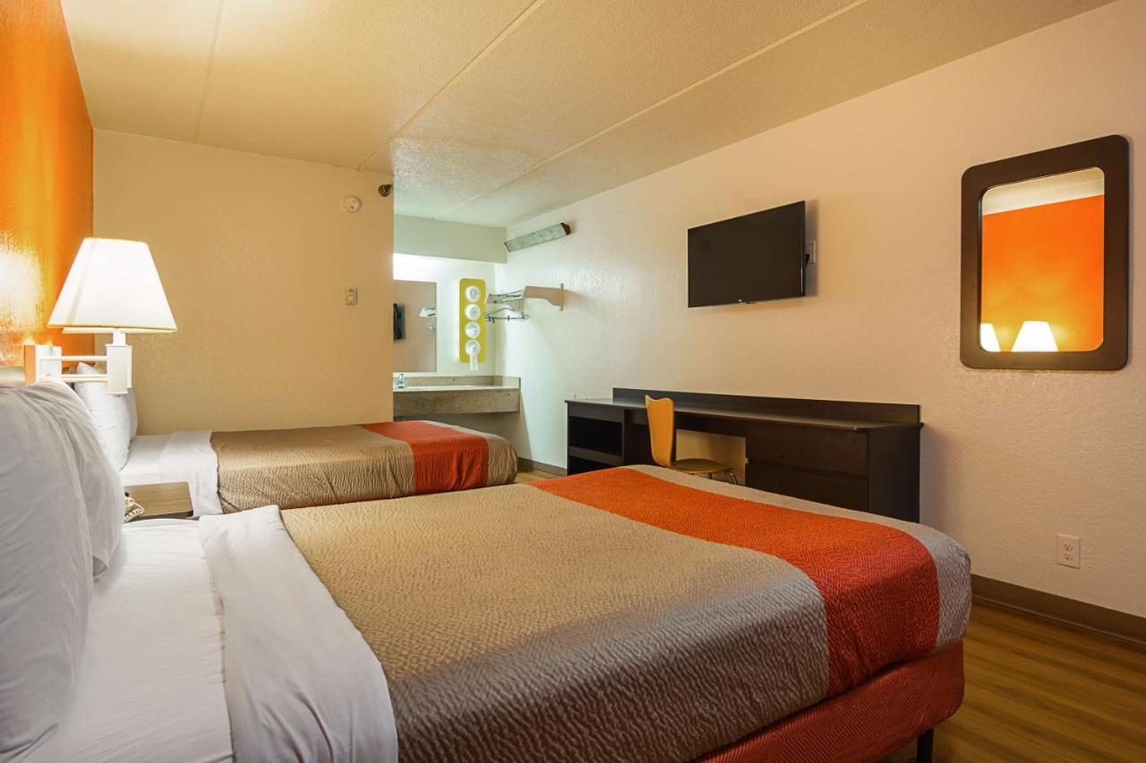 Quadruple Room - Disability Access at Motel 6-Tucker, GA - Atlanta Northeast