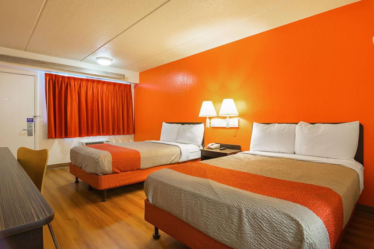 Quadruple Room - Disability Access at Motel 6-Tucker, GA - Atlanta Northeast