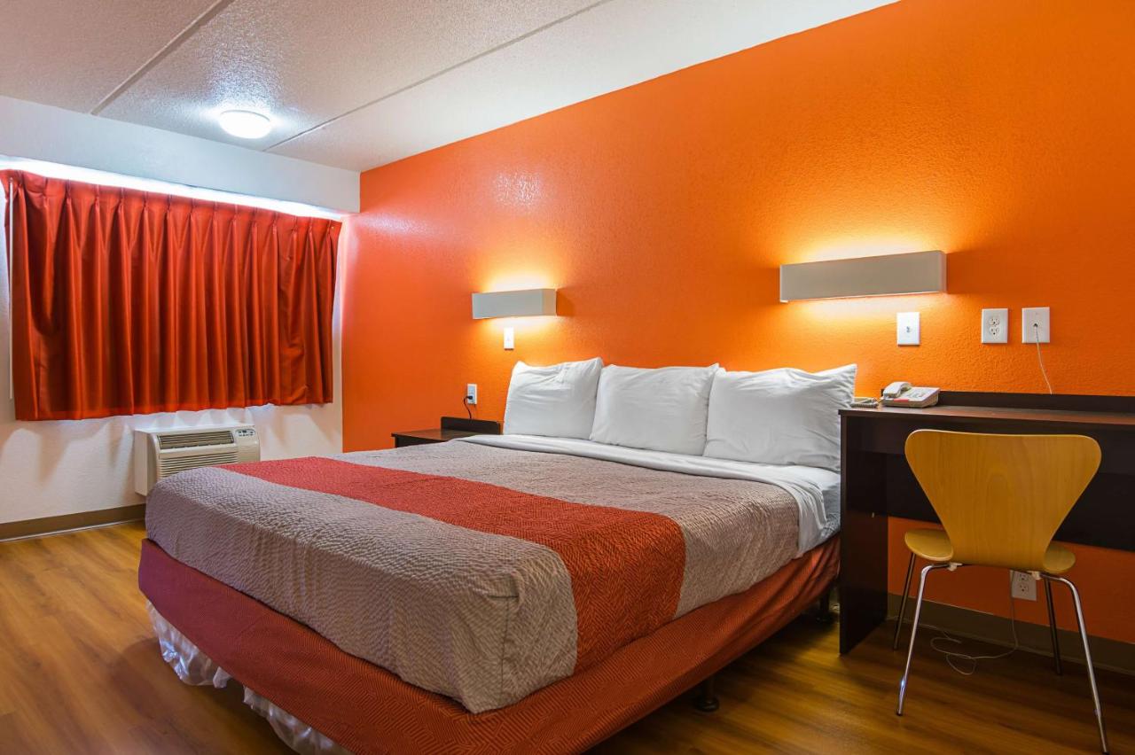 Double Room - Disability Access at Motel 6-Tucker, GA - Atlanta Northeast