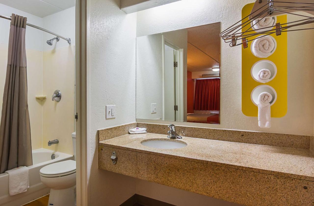 King Room at Motel 6-Tucker, GA - Atlanta Northeast