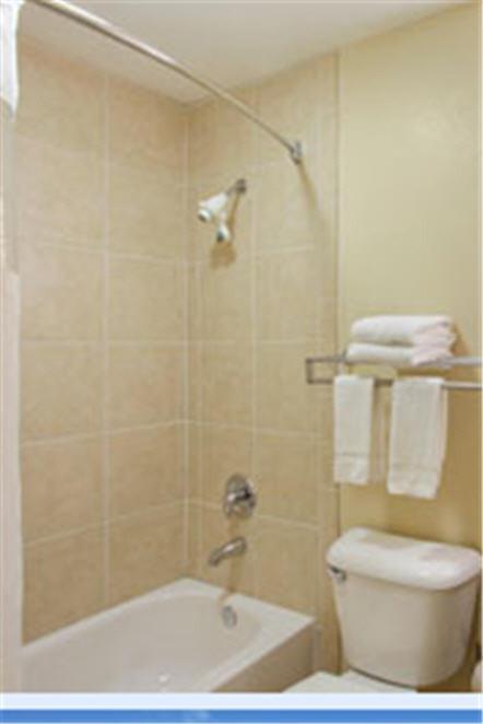 Queen Room at Holiday Inn Birmingham-Airport by IHG