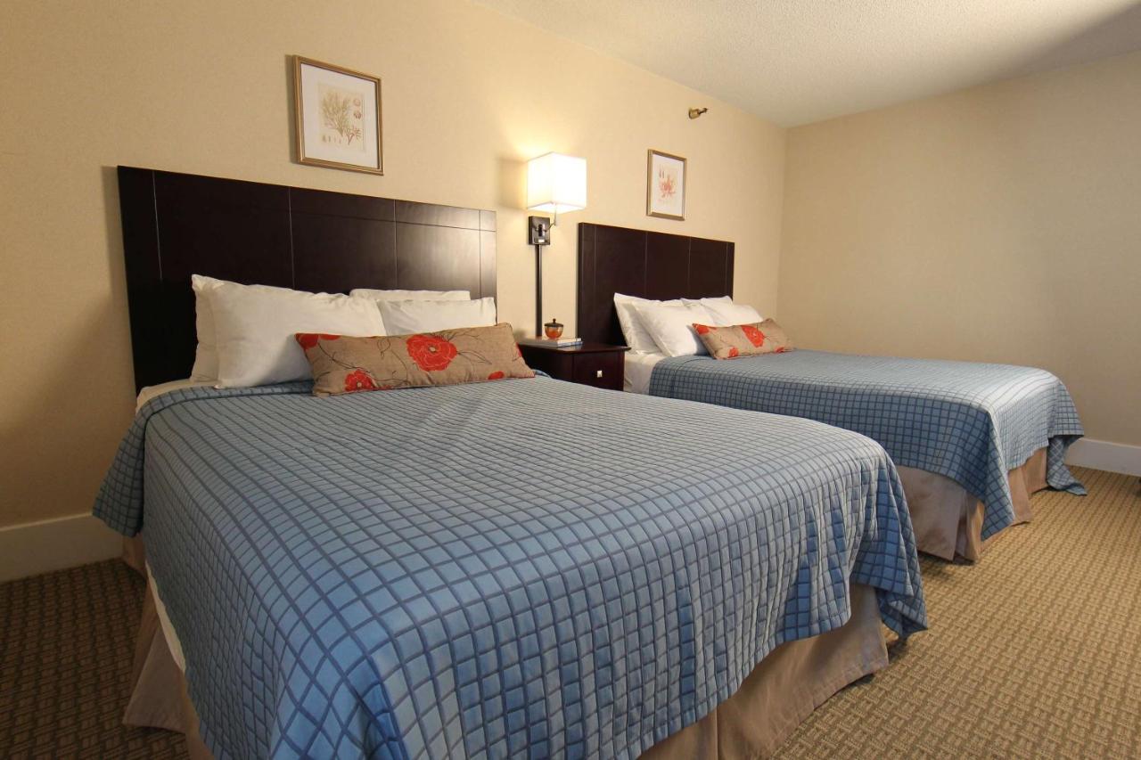 Standard Queen Room at Harrison Hall Hotel