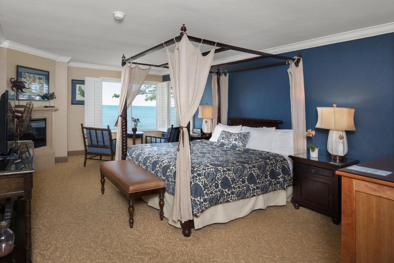 King Room with Ocean View at Blue Dolphin Inn