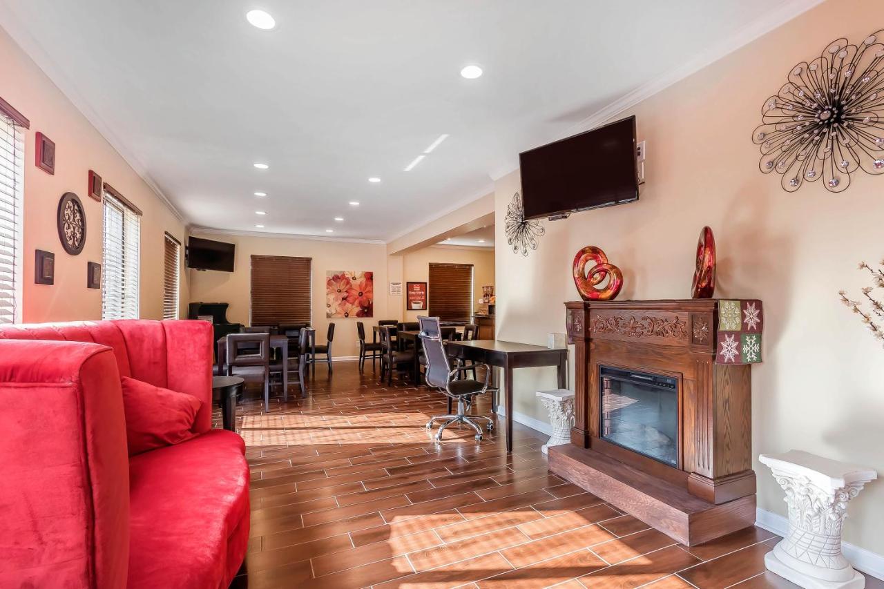 | Econo Lodge Boaz