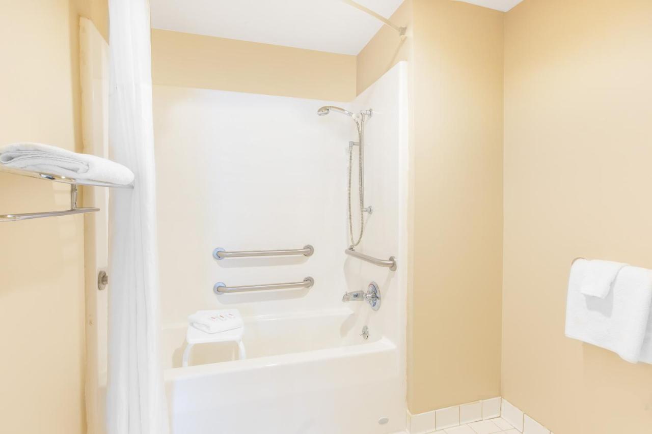 Double Room - Disability Access/Non-Smoking at Baymont by Wyndham Jonesboro