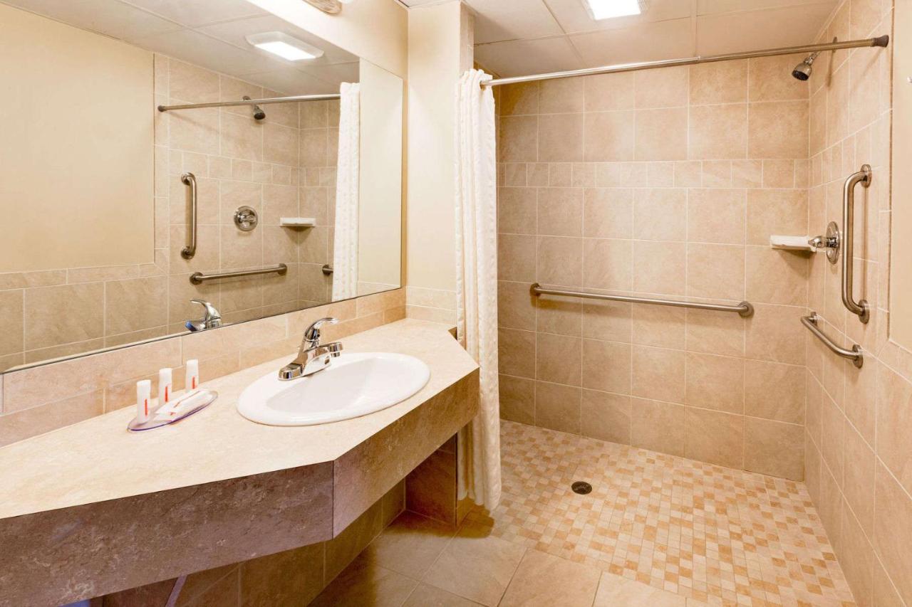 King Room - Disability Access at Super 8 by Wyndham Traverse City
