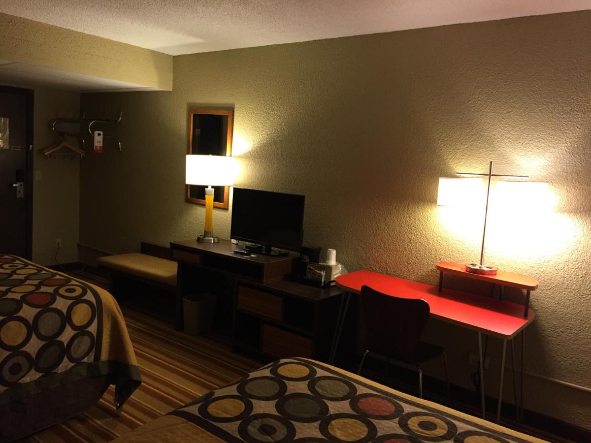Double Room with Two Double Beds - Non-Smoking at Super 8 by Wyndham Redfield