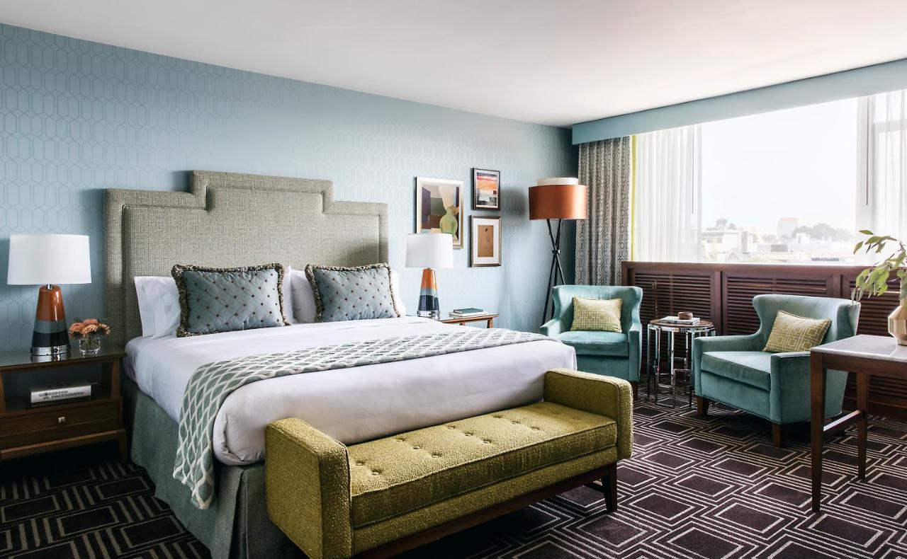 Deluxe King Room at The Laurel Inn, part of JdV by Hyatt