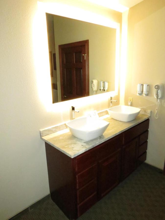  | Edgewater Hotel and Suites