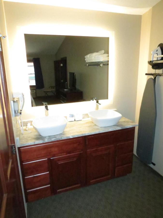 | Edgewater Hotel and Suites