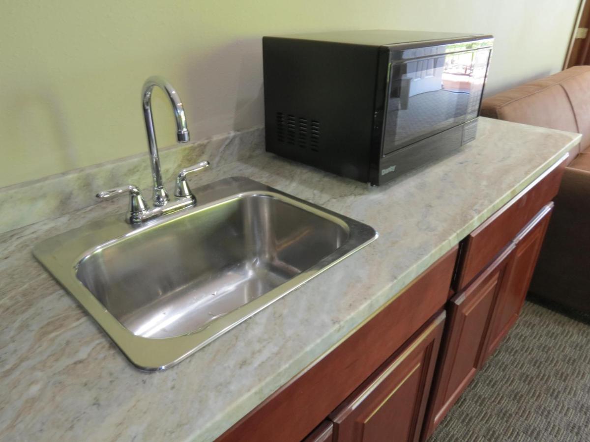  | Edgewater Hotel and Suites