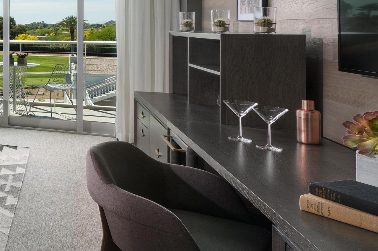 Garden Premium King at Mountain Shadows Resort Scottsdale