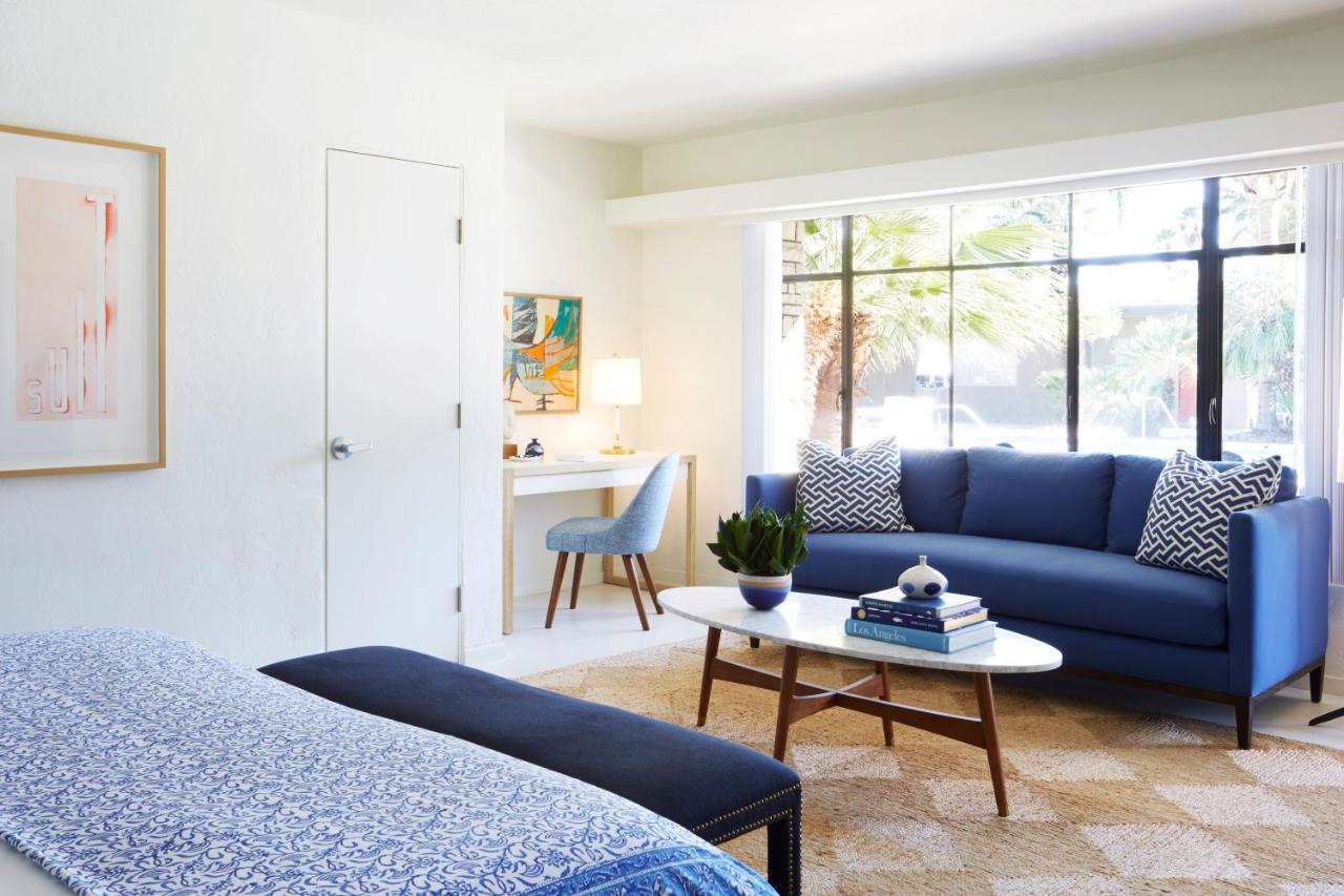 Superior King Room at Holiday House Palm Springs