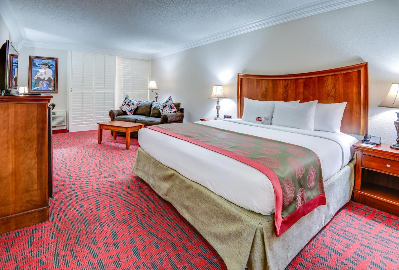 King Room - Non-Smoking at Clarion Hotel & Suites