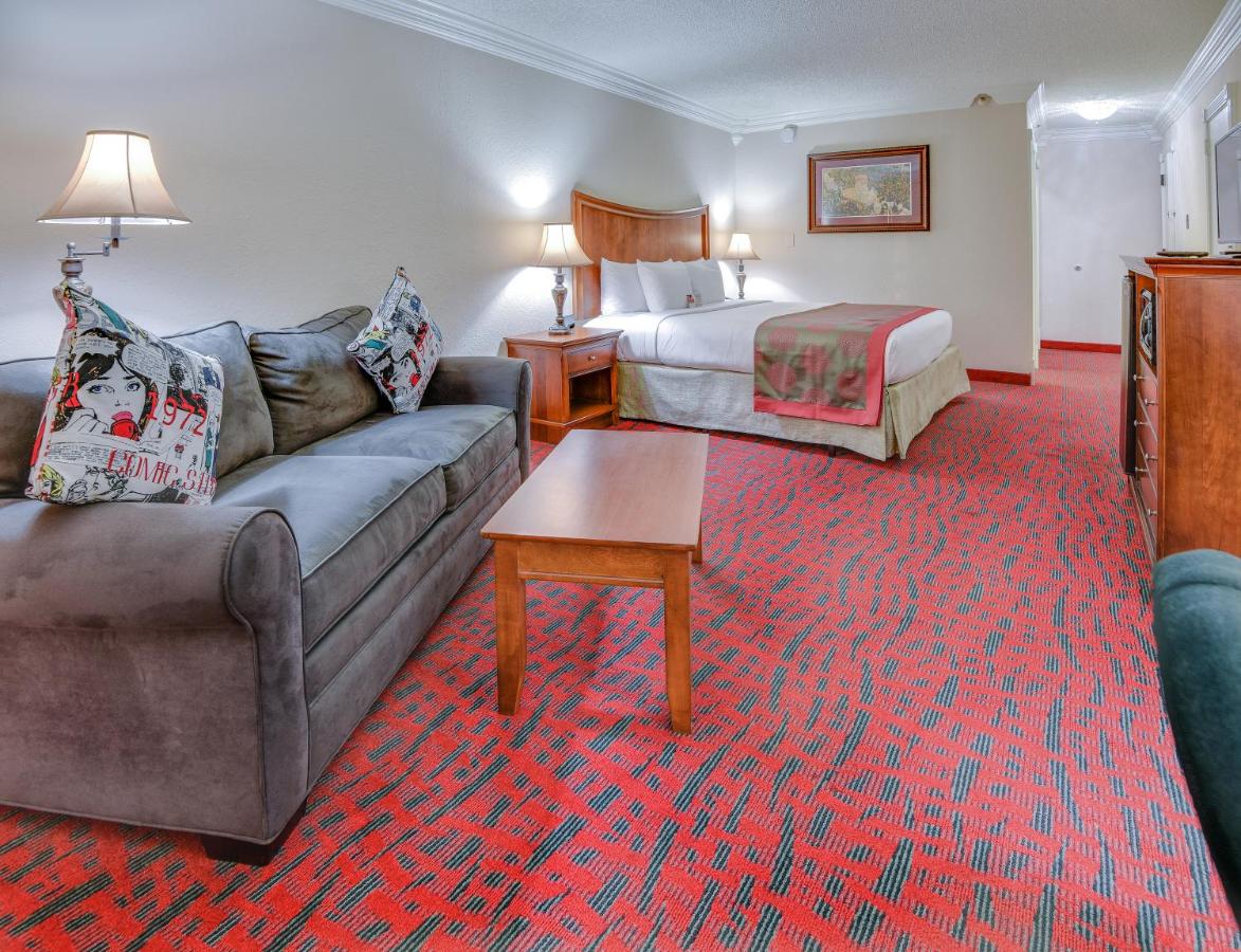 King Room - Non-Smoking at Clarion Hotel & Suites