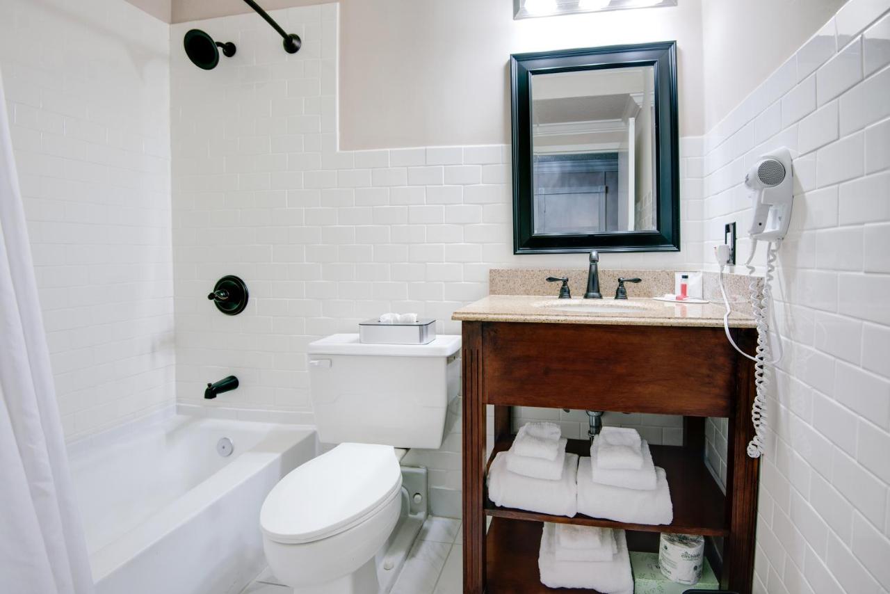 King Room - Non-Smoking at Clarion Hotel & Suites