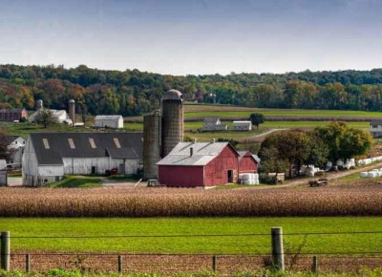 | Amish View Inn & Suites