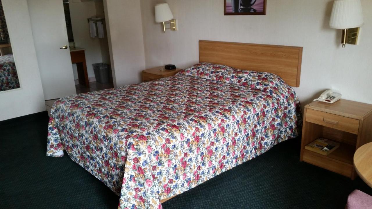 | Economy Inn Motel