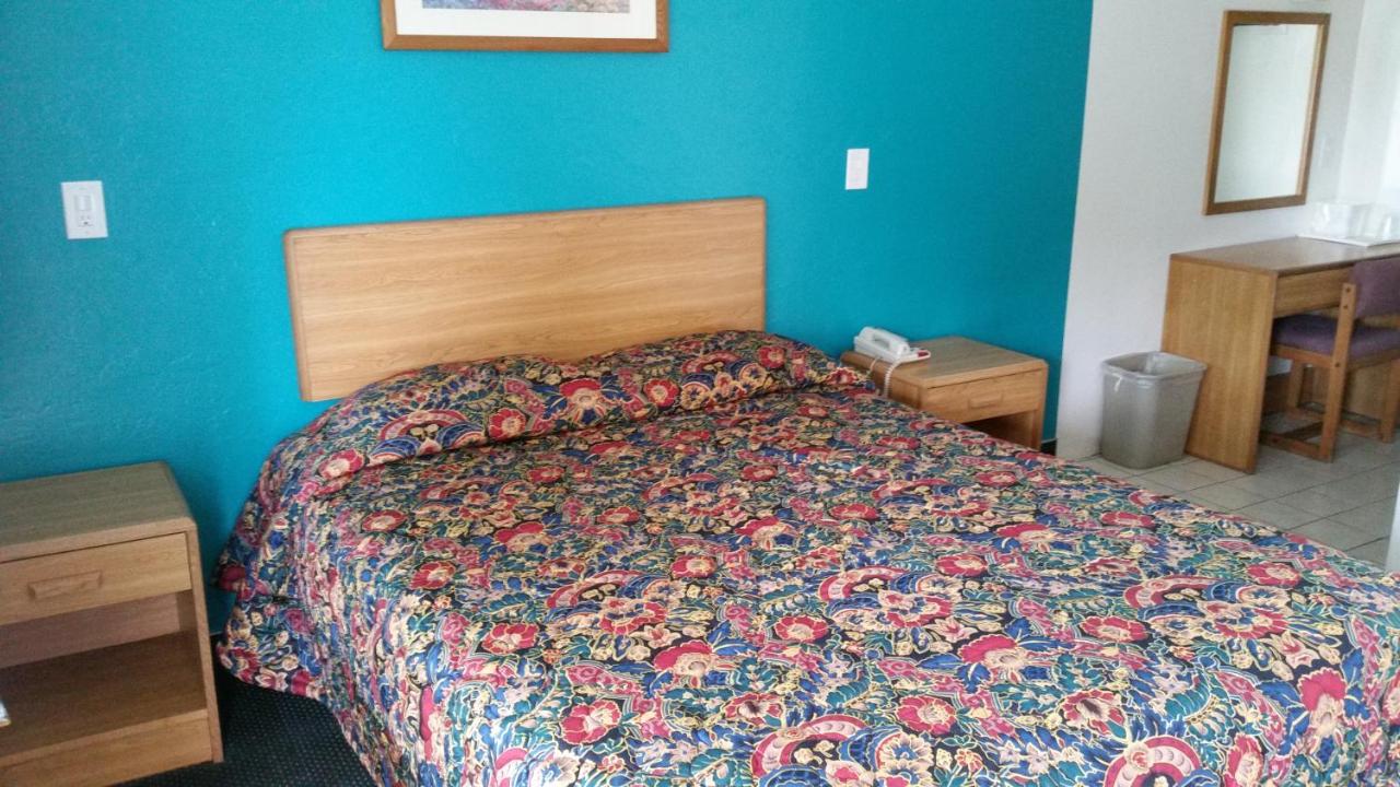 | Economy Inn Motel