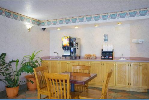 | Super Inn