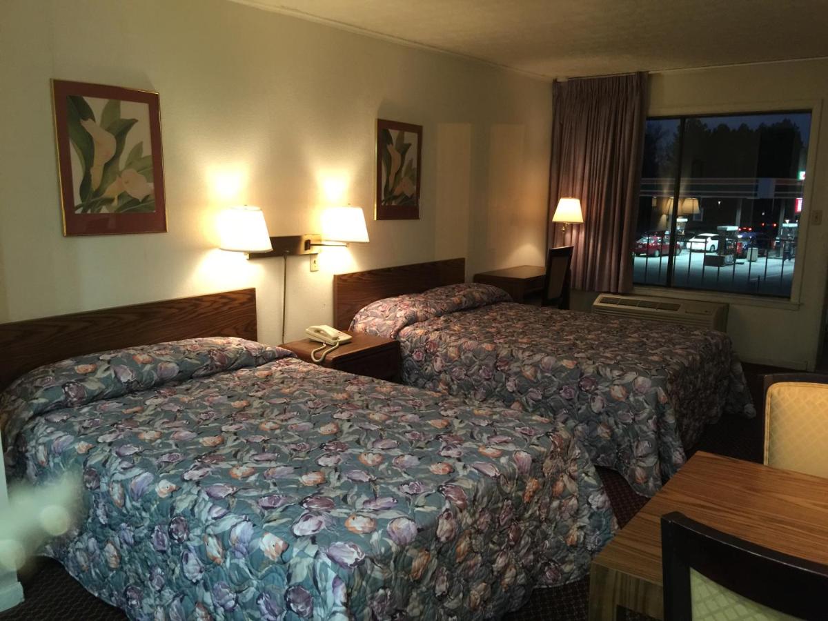 | Flagship Inn