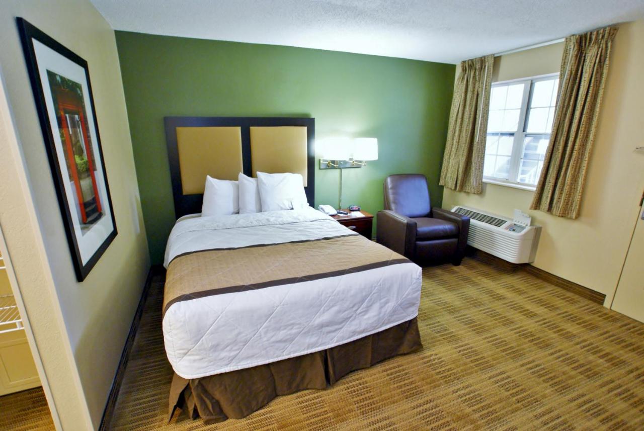 Queen Studio - Non-Smoking at Extended Stay America Suites Louisville Dutchman
